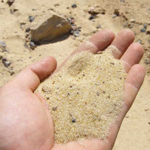 Pinch valve for sand